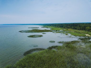 Lake Pleshcheyevo görünümünü yukarıda. Rus doğa manzara