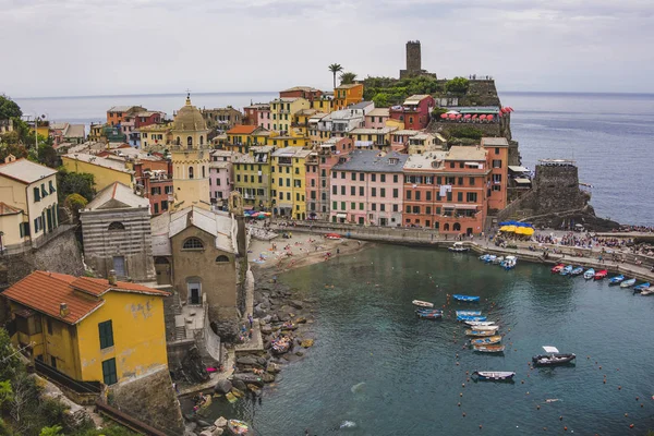 Vernazza Miasto Skaliste Wybrzeże Cinca Terre Włochy — Zdjęcie stockowe