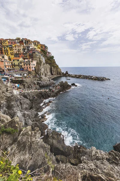 Πόλη Μαναρόλα Στην Βραχώδη Παραλία Cinca Terre Ιταλία — Φωτογραφία Αρχείου