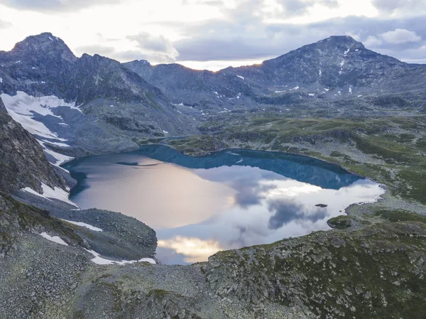Dağ Gölü Alla-Askir. Yeshto Vadisi. Altai manzarası
