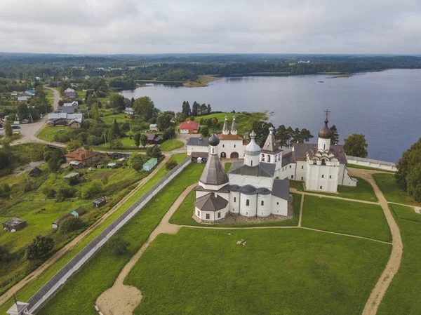 Borodaevsky 湖岸边的 Ferapontov 修道院 沃洛格达 俄国风景 — 图库照片