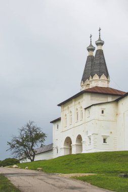 Ferapontov Manastırı Borodaevsky Gölü kıyısında. Vologda. Rus manzara
