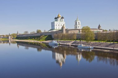 Rus gezi. Altın yüzük, şehir. Kremlin kuleleri