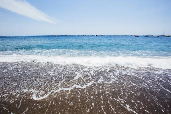 ポジターノ市の海 イタリアの風景 有名な旅行大分市内の某所 — ストック写真