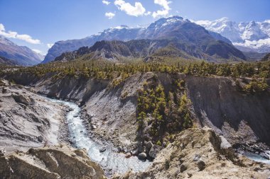 Marsyandi Nehri Vadisi. Himalaya Dağları Nepal. Annapurna devre trek