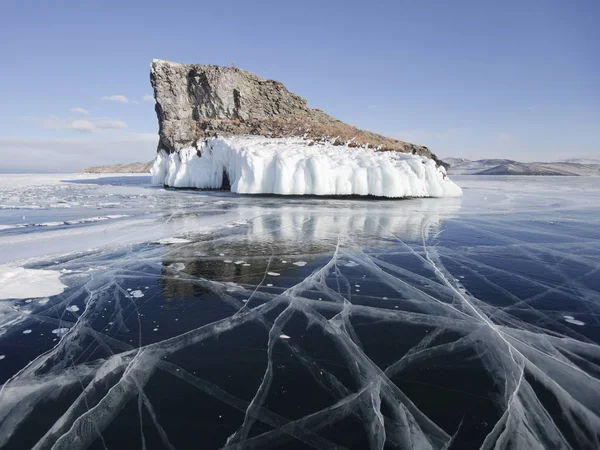 Mare huvud Cape. Bajkalsjön vinterlandskap — Stockfoto