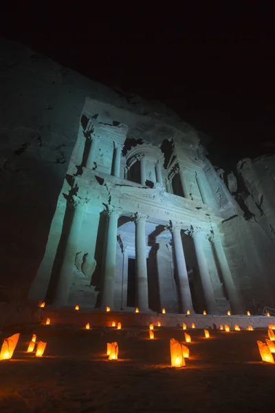 Le Trésor. El Khazne. Petra la nuit . — Photo