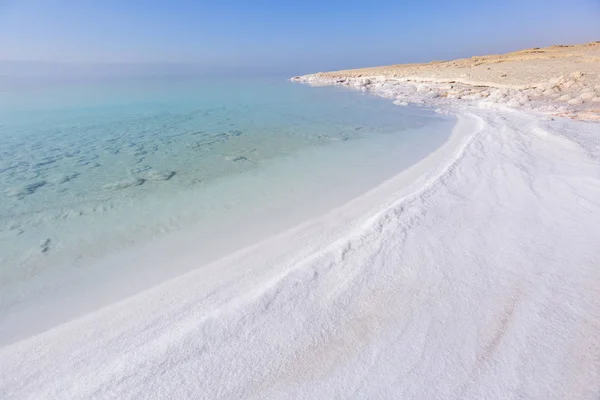 Sal en la orilla. Mar Muerto. Jordania paisaje — Foto de Stock