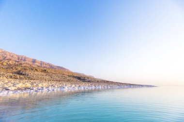 Kıyıda tuz. Dead Sea. Jordan manzara