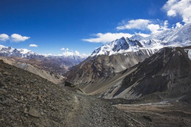 Tilicho Gölü'ne giden patika, Himalaya Dağları, Nepal