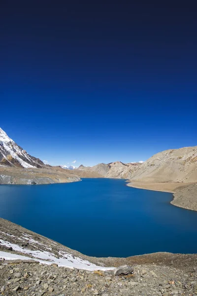 Lago Tilicho. Montañas del Himalaya, Nepal — Foto de Stock