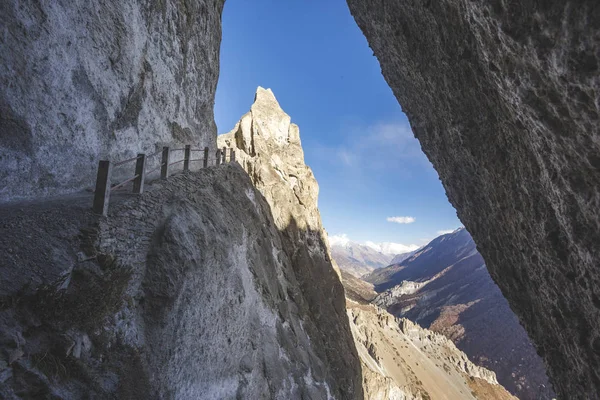 Trail to Tilicho-tó, himalájai hegyek, Nepál. — Stock Fotó