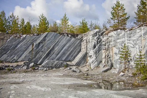 Cantera italiana de mármol. Reserva Ruskeala, Karelia — Foto de Stock