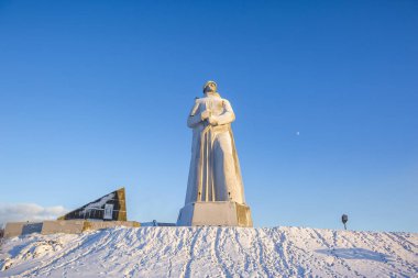 Editoryal. Murmansk, Rusya. 14 Şubat 2019. Anıt 