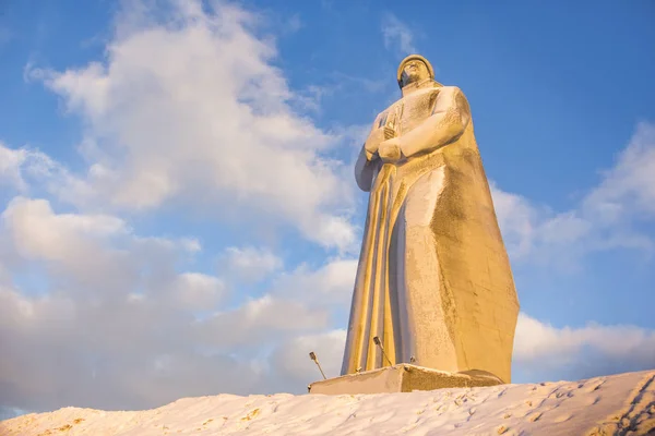 Editorial. Murmansk, Rusia. 14 de febrero de 2019. Monumento a la — Foto de Stock