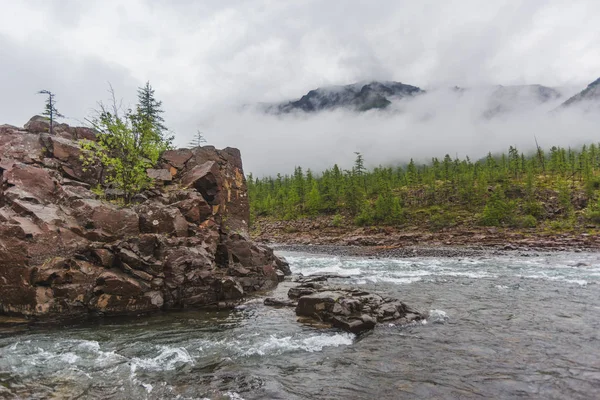 Hoisey River na płaskowyżu Putorana. Rosja, Syberia — Zdjęcie stockowe