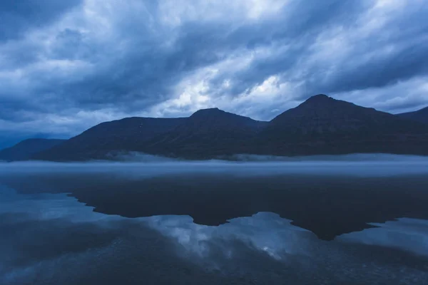 Λίμνη λάμα στο οροπέδιο Πουτοράνα. Ρωσία, Ταϊμιρ — Φωτογραφία Αρχείου