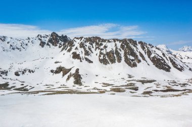 Kafkas Dağları manzarası. Muhu Geçidi'nden görünüm, Karaçay-