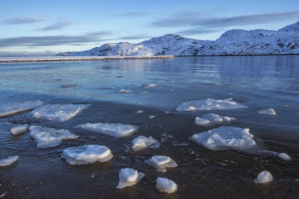 Barents Mar bahía invierno paisaje — Foto de Stock
