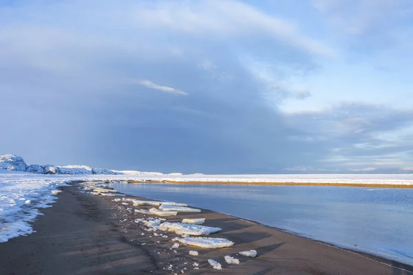 Zimní krajina na barentse Sea Bay — Stock fotografie