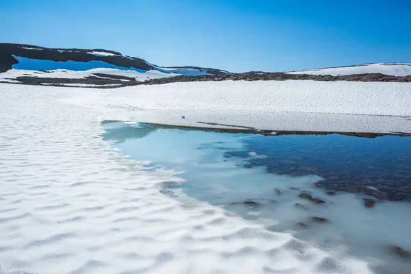 Lago en la meseta de Putorana, Taimyr. Región de Krasnoyarsk — Foto de Stock