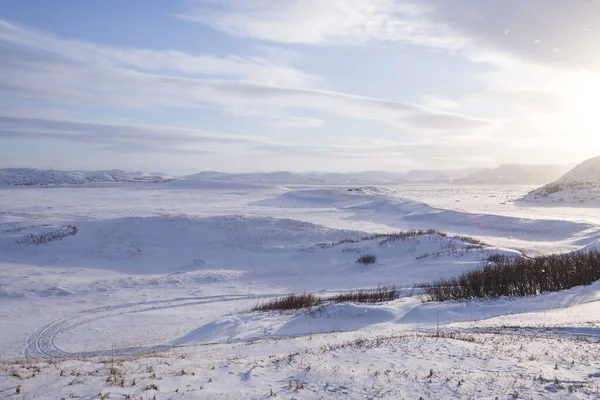 Śnieżna pustynia. Krajobraz zimowy półwysep kola — Zdjęcie stockowe