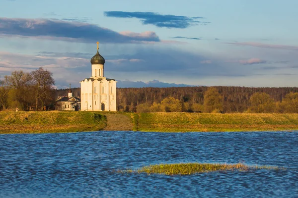 Kerk Van Voorbede Nerl Vladimir Regio Rusland Voorjaarslandschap — Stockfoto