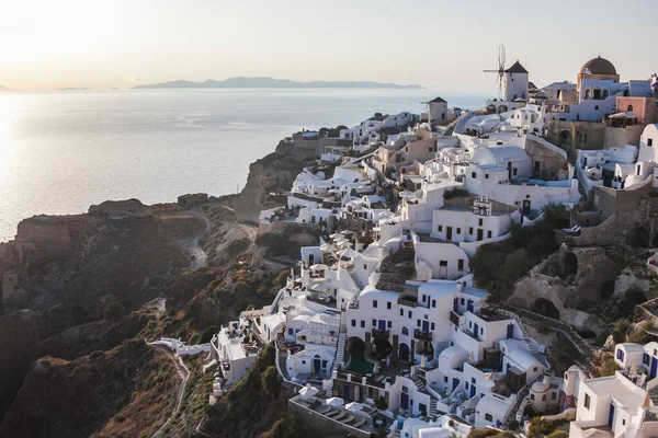 Oia Cidade Ilha Grega Santorini Thira Moinhos Vento — Fotografia de Stock