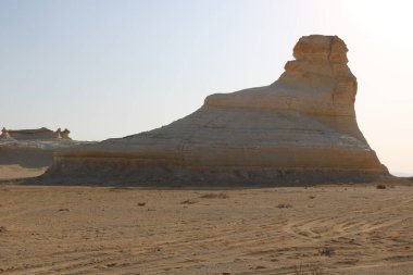 Al-Dahik çöl rezervi Ürdün 'de bir jeoloji müzesi olarak kabul edilir. Dünyada nadir görülen çeşitli araziler ve doğal heykeller de dahildir ve sadece Brezilya ve Mısır' da görülür. Al-Dahik Çölü, Al-Mafraq - Ürdün
