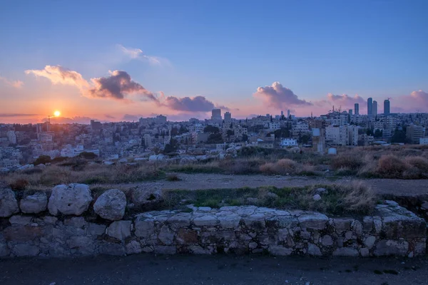Ajloun Kalesi, Ürdün 'ün kuzeybatısında yer alan bir Müslüman kalesidir. Ajloun Dağı 'na ait bir tepeye yerleştirilmiştir..