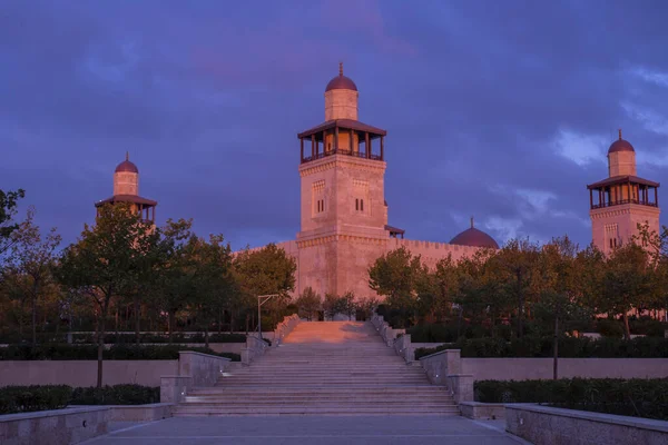 Kral Hüseyin Bin Talal Camii, daha çok Kral Hüseyin Camii olarak bilinir, Ürdün 'ün en büyük camii..