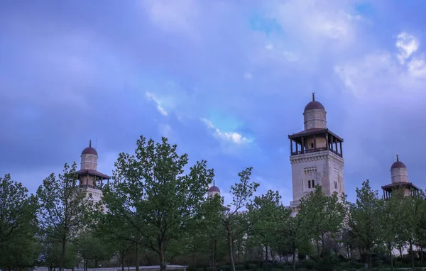 Kral Hüseyin Bin Talal Camii, daha çok Kral Hüseyin Camii olarak bilinir, Ürdün 'ün en büyük camii..