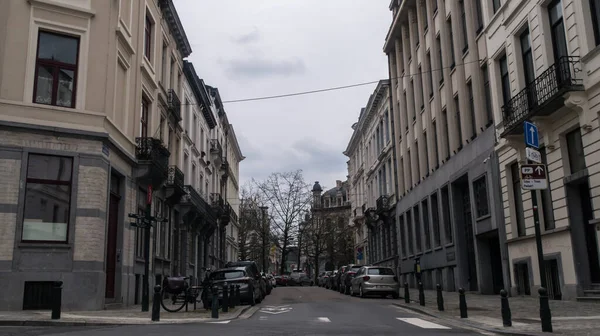 Bruxelles Belgio 2020 Con Alberi Auto Biciclette — Foto Stock