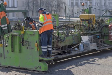 Tulum işçilerin hizmet yol makineleri