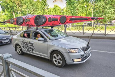 Saint Petersburg, Rusya - 02 Haziran 2018: kızıl tilki sporcular carr