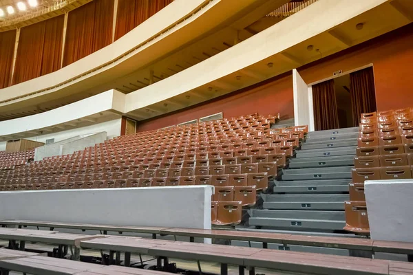 Empty Chairs Benches Auditorium Concept Lack Interest Failure Boycott — Stock Photo, Image