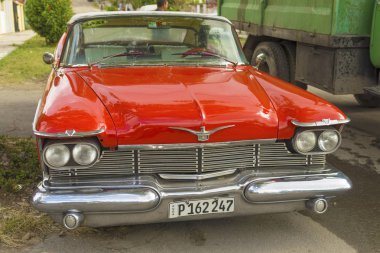 Havana, Küba - 04 Ocak 2018: Bir retro klasik Amerikan otomobil pa