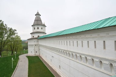 Gethsemane kulesi ve duvarı. Yeni Kudüs Manastırı. Istra, Mosco