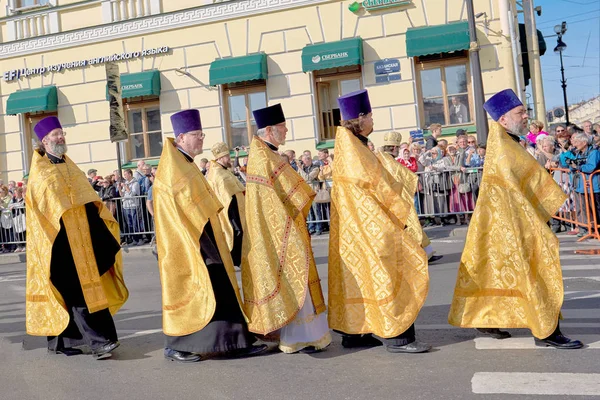 圣彼得堡，俄罗斯 - 2019年9月12日：金罗的牧师 — 图库照片