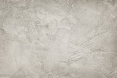 Eski kirli doku, beyaz gri renkli beton duvar. Arkaplan ve tasarım için çatlak ve kaba sıva detaylarıyla..