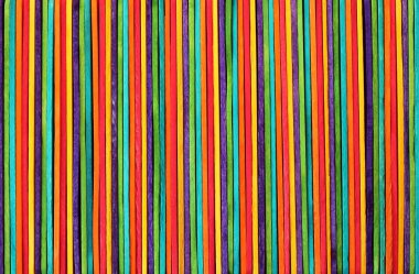 Parlak gökkuşağı renk desenli renkli ahşap duvar dokusu.