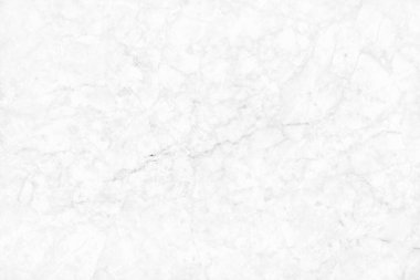 Detaylı yapıya sahip beyaz mermer arkaplan. Yüksek çözünürlüklü, parlak ve lüks. İç veya dış mekan için doğal desenler içeren soyut taş zemin..
