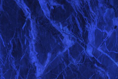 Yüksek çözünürlüklü koyu mavi mermer desenli arka plan, iç ve dış dekorasyon için lüks pırıltılı desenli doğal fayansların en üst görüntüsü..
