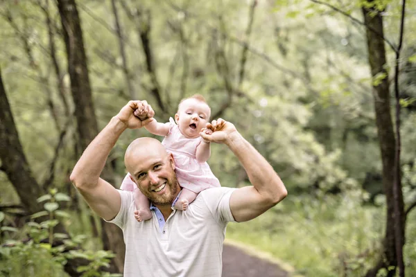 Father and daughter baby in summer meadow park — Stock Photo, Image
