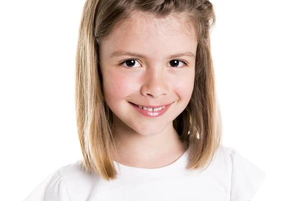 Retrato de uma menina bonito 7 anos Isolado sobre fundo branco — Fotografia de Stock