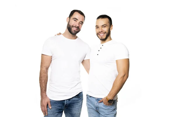 年轻的同性恋同性恋同性恋夫妇爱对方在白色的背景. — 图库照片