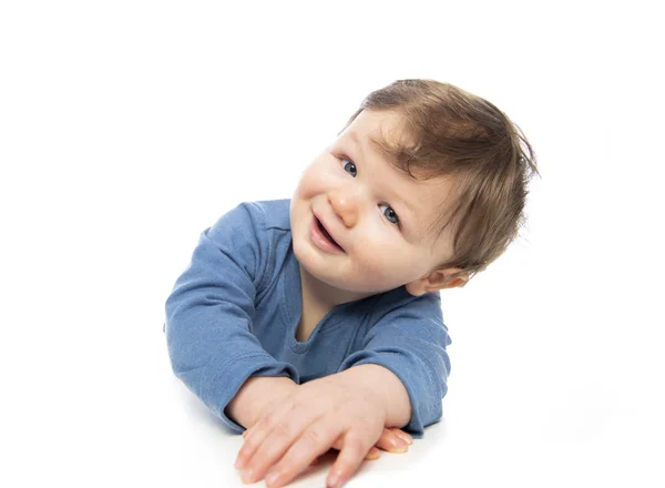 Un petit garçon mignon isolé sur le fond blanc . — Photo