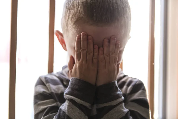 Problème bouleversant concept enfant pour l'intimidation, stress dépression — Photo