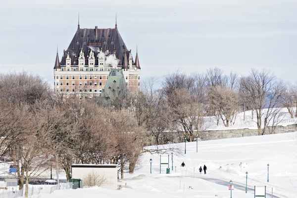 Krásný historický zámek Frontenac v Quebec City — Stock fotografie