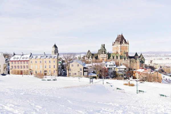 Krásný historický zámek Frontenac v Quebec City — Stock fotografie